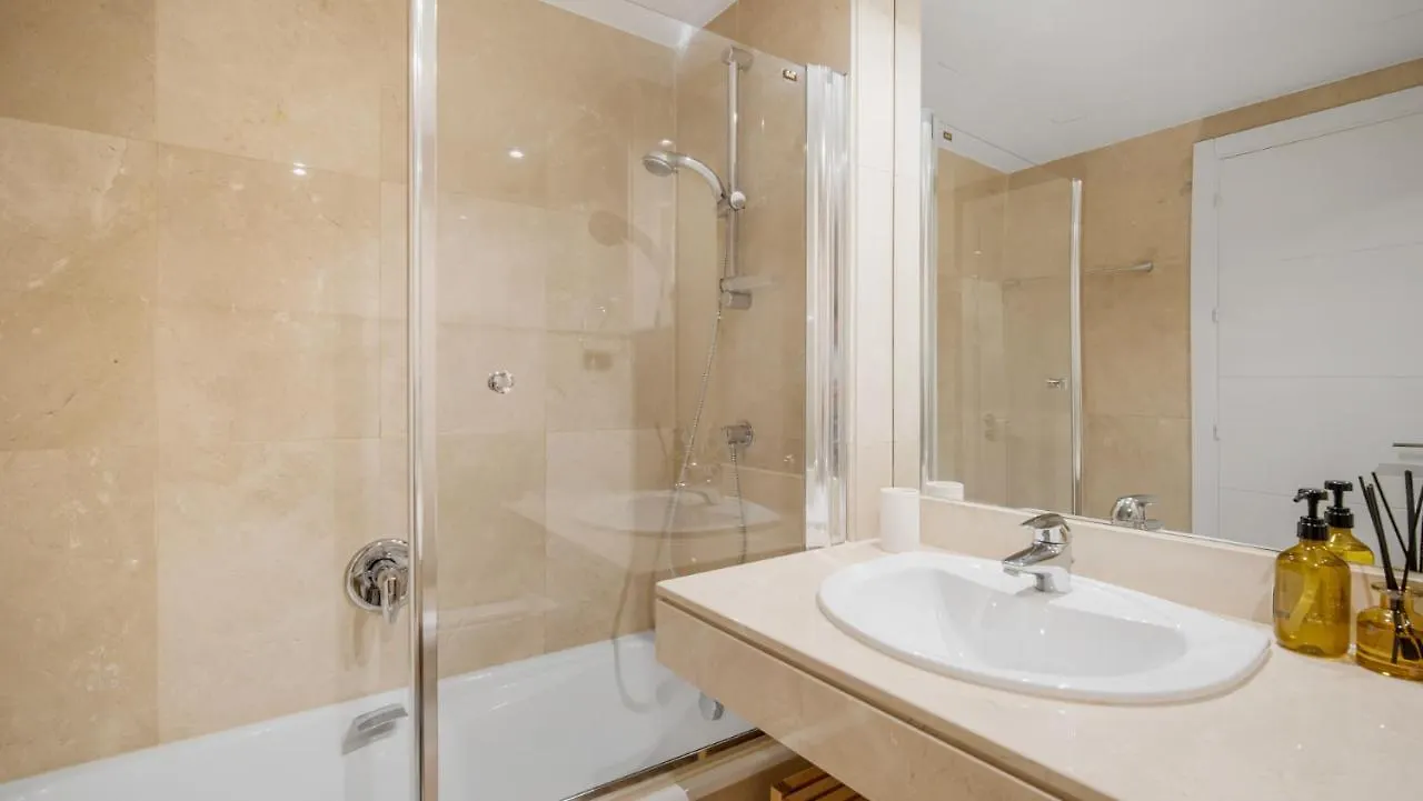 Beach-Line Apartment With 3 Bedrooms In Estepona 0*,