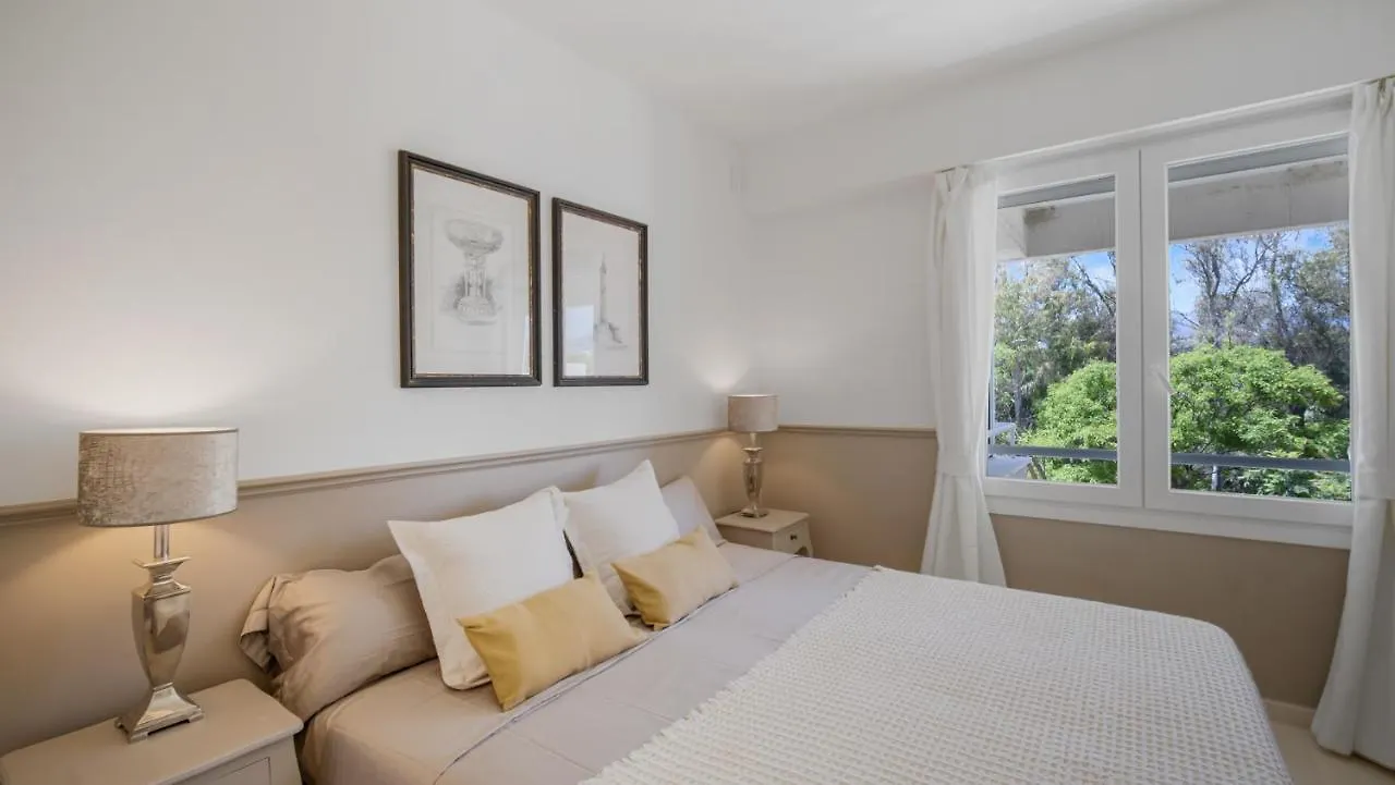 Beach-Line Apartment With 3 Bedrooms In Estepona 0*,  Spain
