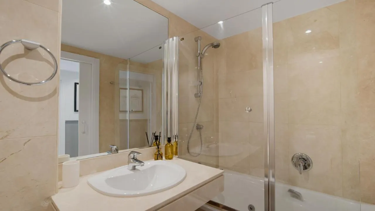 Beach-Line Apartment With 3 Bedrooms In Estepona