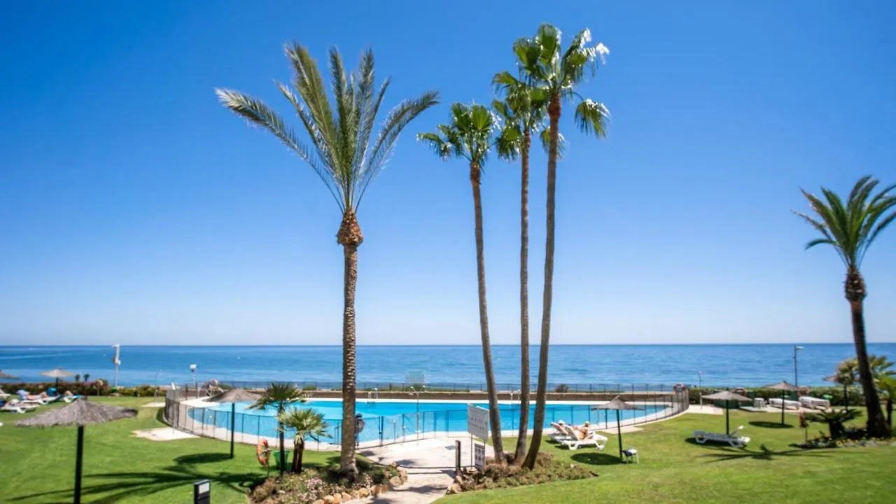 Beach-Line Apartment With 3 Bedrooms In Estepona Spain